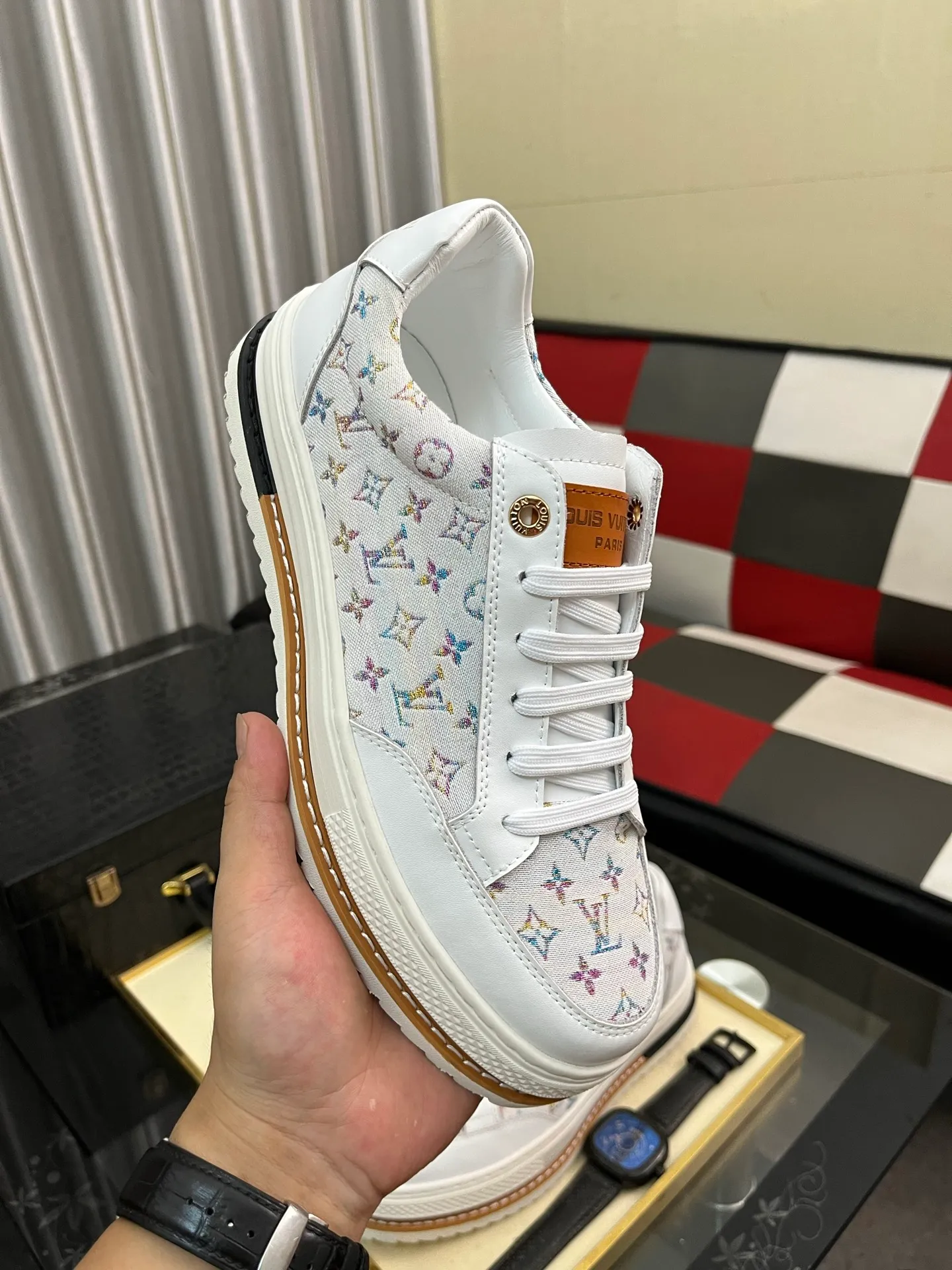 Men's Men's Shoes 💰420⌚️⌚️LV Louis Vuitton. The latest trendy casual shoes are popular in physical stores in sizes 38-44. New spring and summer comfortable imported custom original cowhide, unique jacquard fabric element design. Paired with sheepskin lining, Lv original base, [sun][sun] high-end packaging and high quality💪Details determine quality, you can enter and leave the counter at will, welcome to compare
